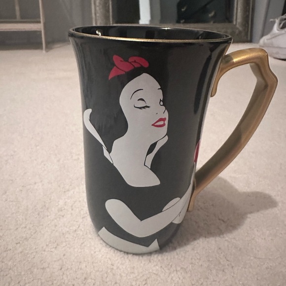*Disney store licensed Snow White latte mug - Picture 1 of 4
